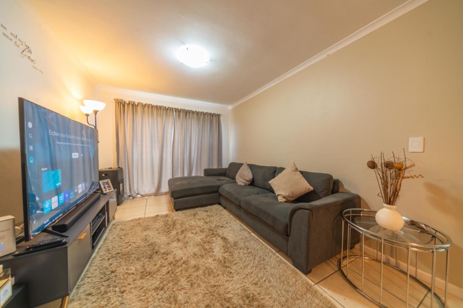To Let 2 Bedroom Property for Rent in Nuutgevonden Western Cape
